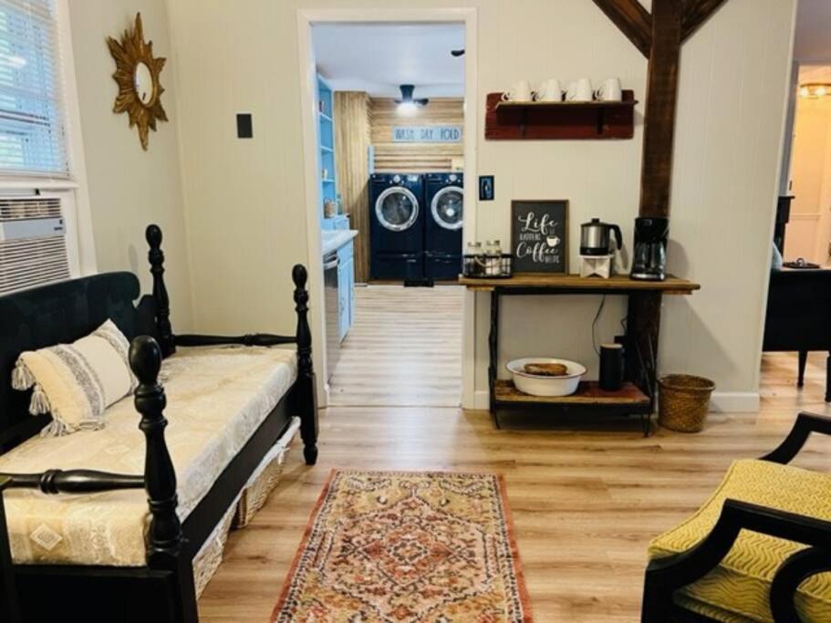 Mountain Lake Retreat - Hot Tub, Lake, Fire Pit, Wineries, Restaurant Harpers Ferry Buitenkant foto