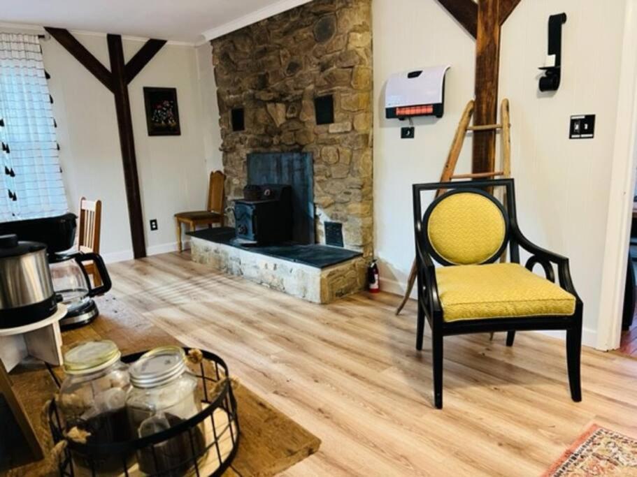 Mountain Lake Retreat - Hot Tub, Lake, Fire Pit, Wineries, Restaurant Harpers Ferry Buitenkant foto