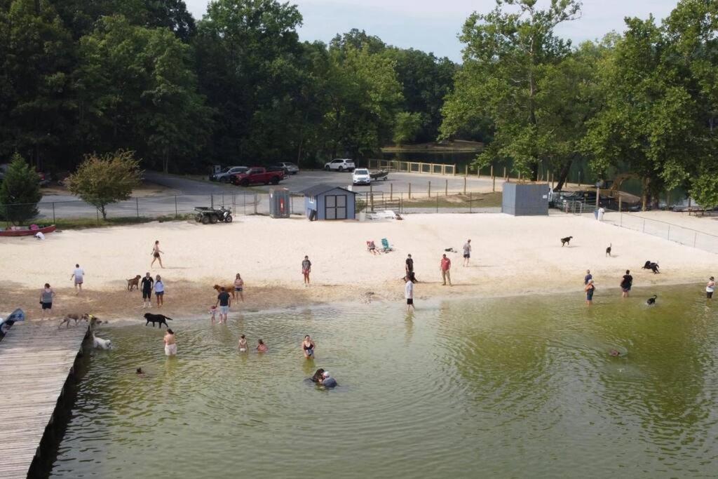 Mountain Lake Retreat - Hot Tub, Lake, Fire Pit, Wineries, Restaurant Harpers Ferry Buitenkant foto