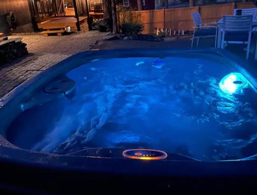 Mountain Lake Retreat - Hot Tub, Lake, Fire Pit, Wineries, Restaurant Harpers Ferry Buitenkant foto