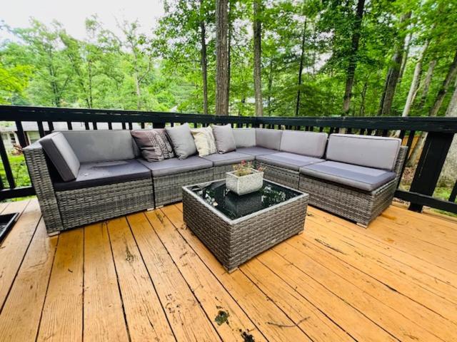Mountain Lake Retreat - Hot Tub, Lake, Fire Pit, Wineries, Restaurant Harpers Ferry Buitenkant foto